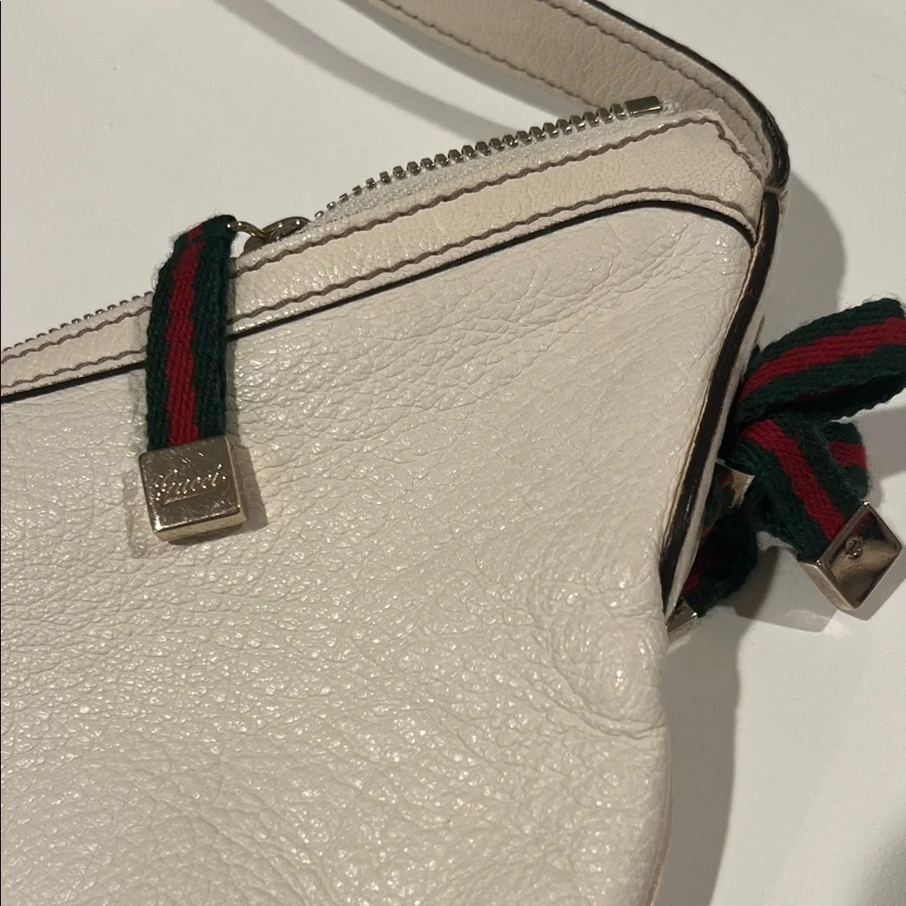 Authentic Gucci White Leather Hobo Bag - Picture 3 of 11
